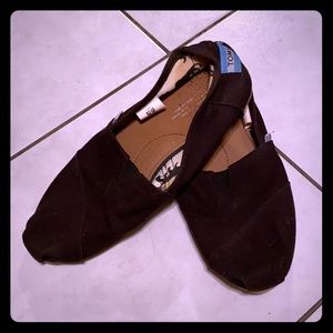 TOMS Black Slip On Size W8